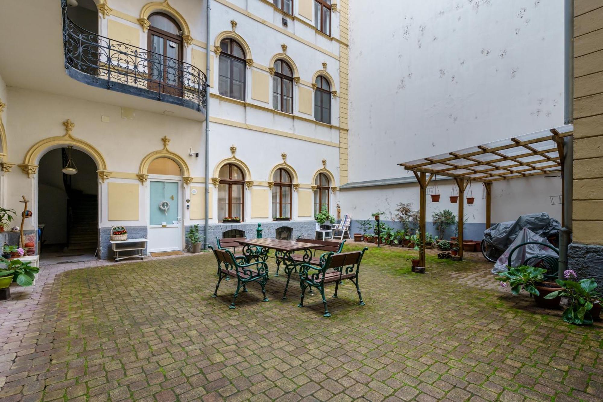 Barka Home In Downtown Buda Budapest Kültér fotó